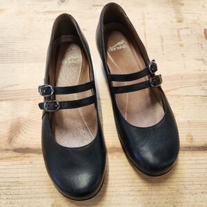 Size 42 (U.S. 11) black leather Mary Janes